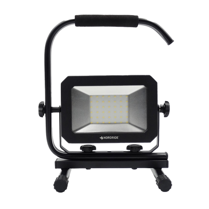 LED-Baustrahler 230 V / 30 W mit Kabel und Halterung