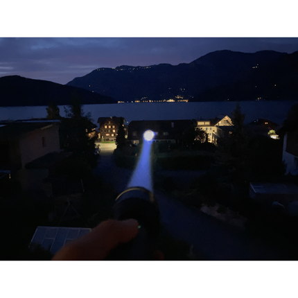 LED-Taschenlampe SPOT PRO LONG RANGE 5255 - Hischier Auto AG