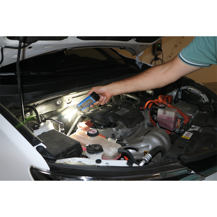 Profi LED Handlampe SLIM mit Wireless Ladung HL100/Set - Hischier Auto AG