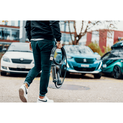 Juice Booster 3 air, mobile Ladestation für ALLE Typ 2 E-Fahrzeuge JB3air - Hischier Auto AG